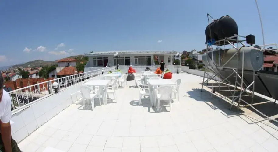 Gunes Motel