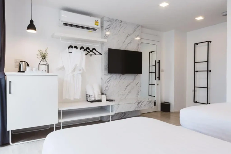 Standard Twin room with balcony