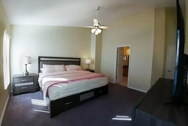 Beautiful 5/5 Bedroom Home!!!