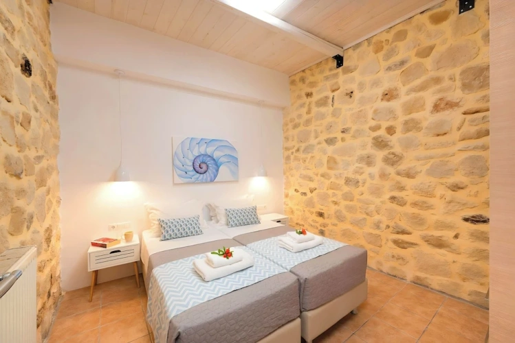 2 Bedrooms Sextuple Cottage