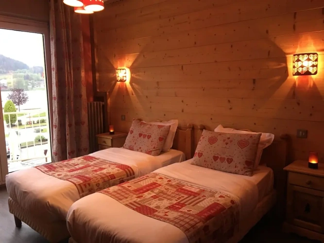 Standard Twin room with balcony