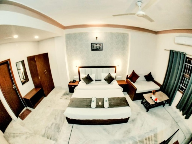 Deluxe Suite