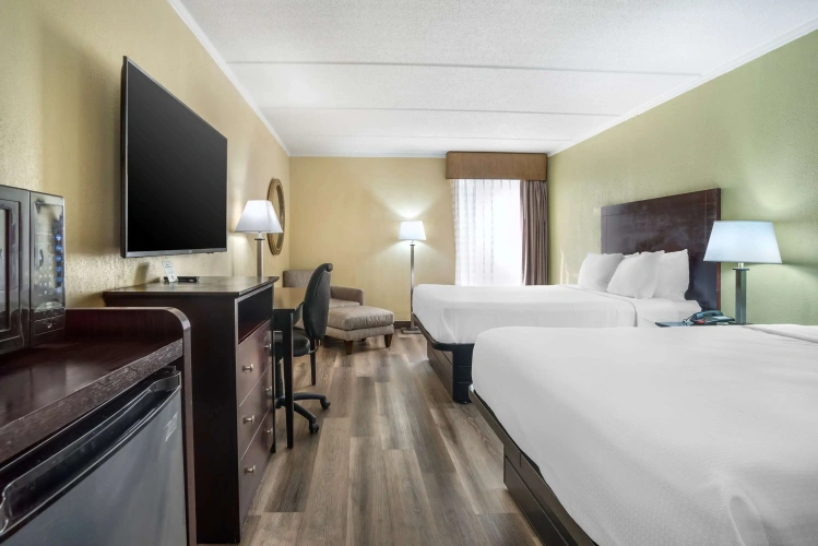 Standard Quadruple room