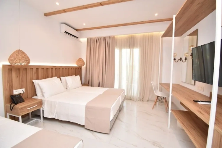 Superior Quadruple room with balcony