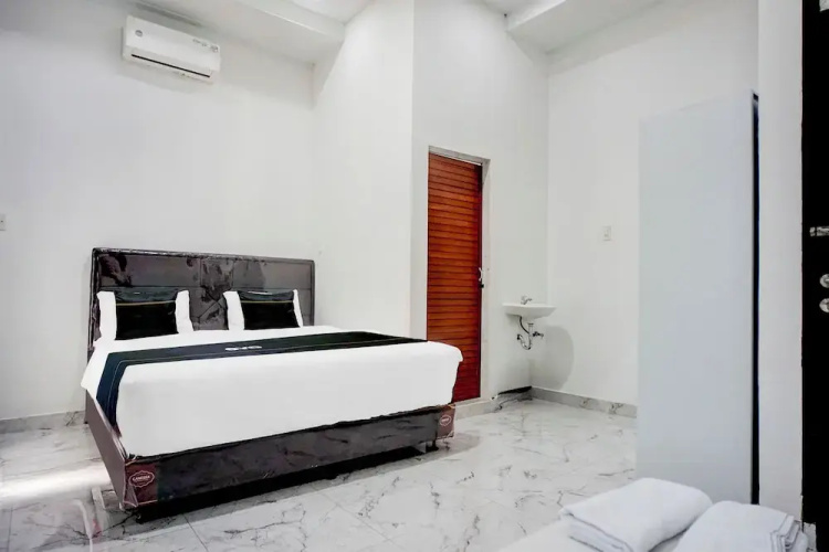 Hotel O Sm Raja Guest House