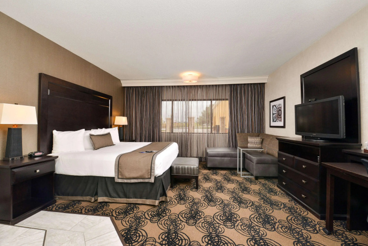 Best Western Plus Midwest Inn
