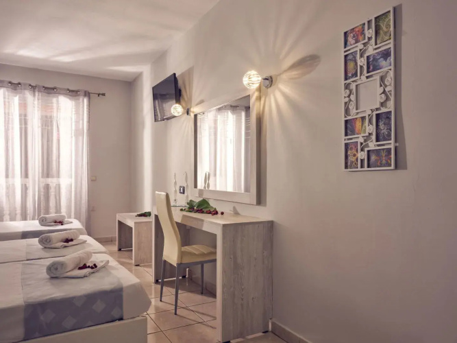 Savvas De Val Hotel