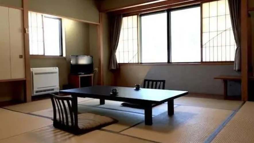 Standard room with mountain view