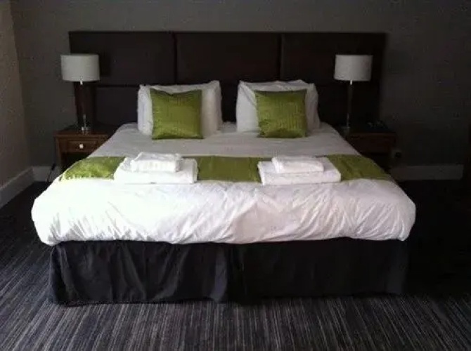 Thornbury Lodge