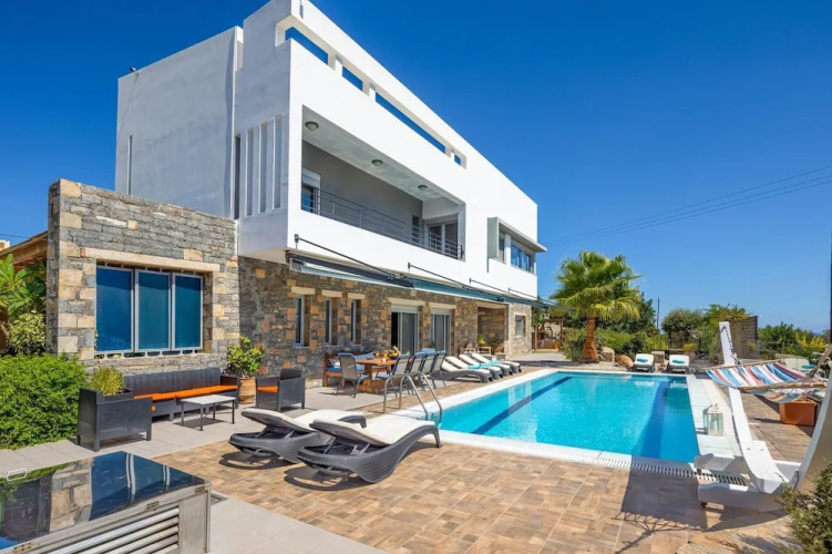 Villa Friends With Private Pool