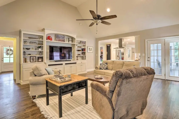 Family-friendly Athens Escape ~ 2 Mi to Uga!