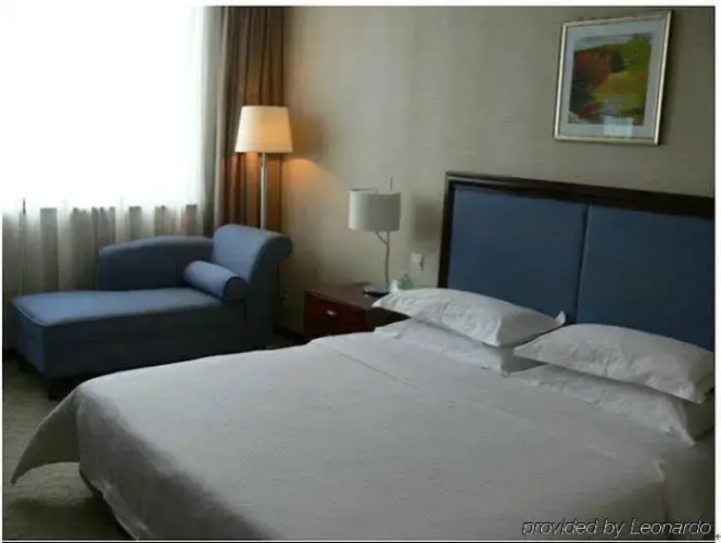 New Land Hotel