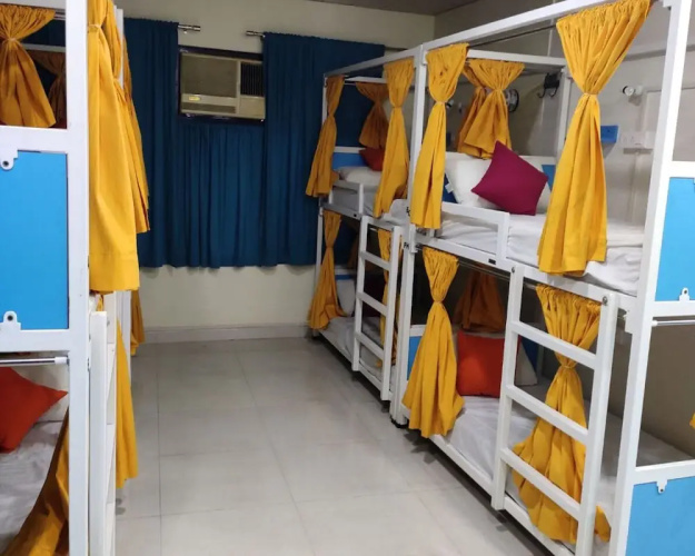 Wow Backpackers Hostel