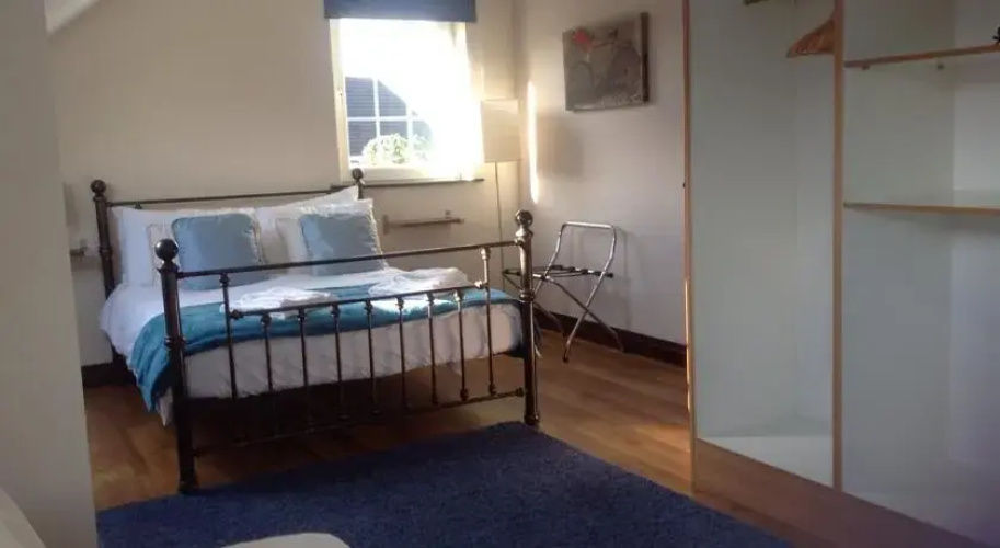 Cronins B&B