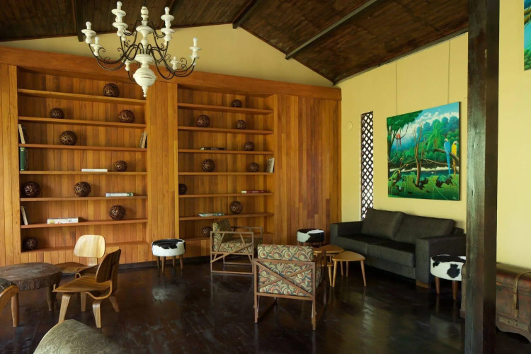 Lara Hotel