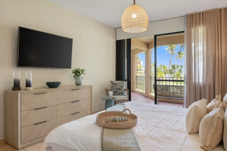 Beachfront Paradise 2BR Crescent Beach Seaside