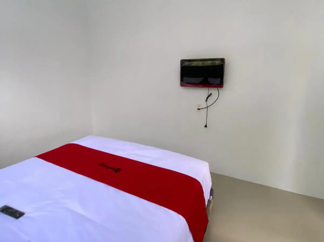 RedDoorz near Thamrin Plaza Medan 2