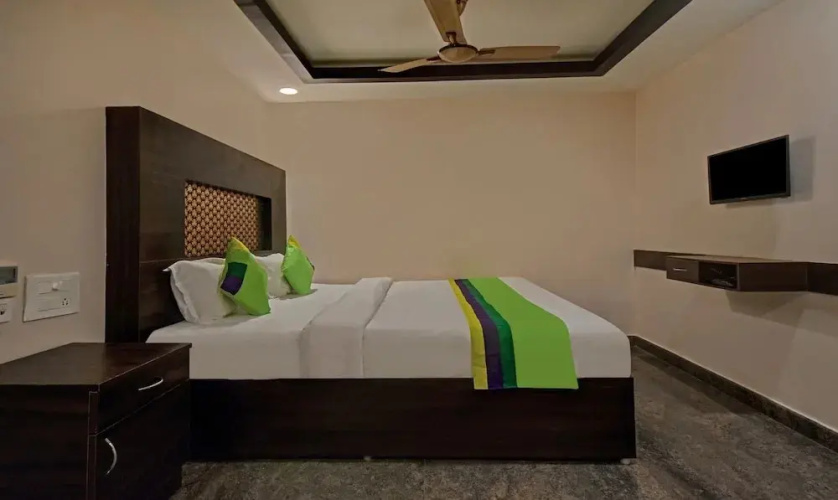 Palm Tree by OYO Rooms