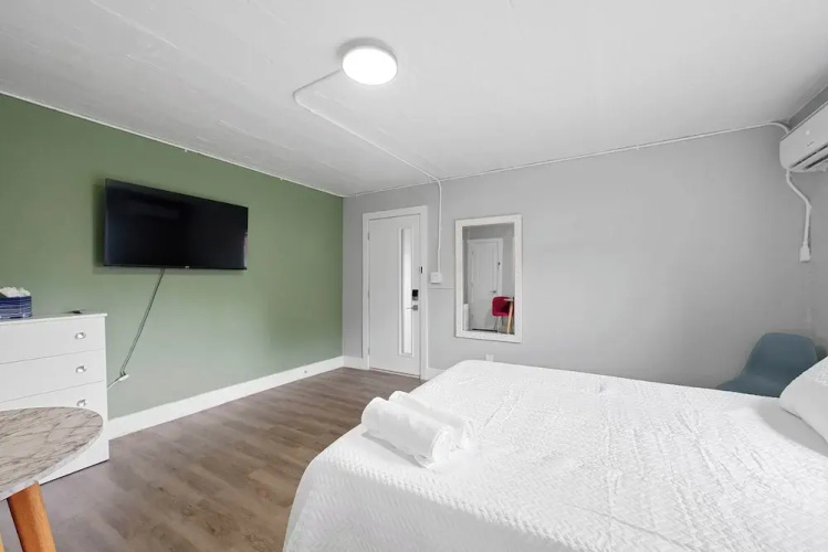 Chic City Retreat 93D