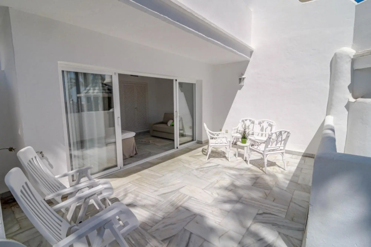 Camojan Blanco 11 in Marbella