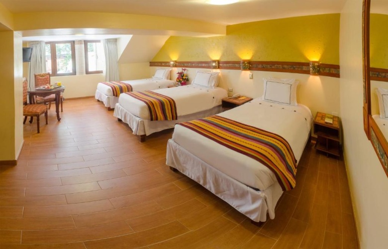 Standard Triple room