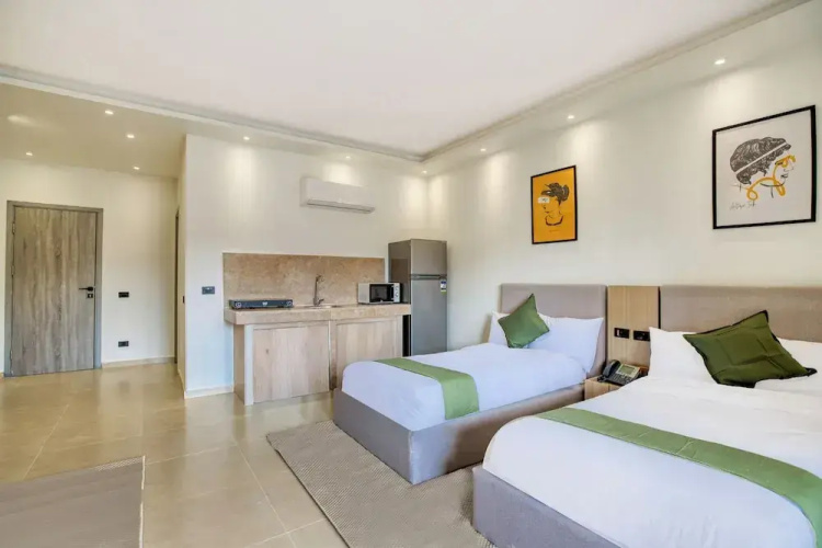 Seven Stays Zayed