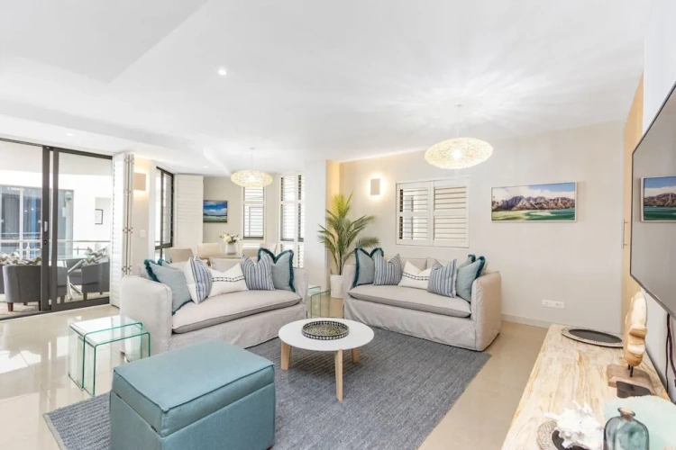 2 Bedrooms Apartment