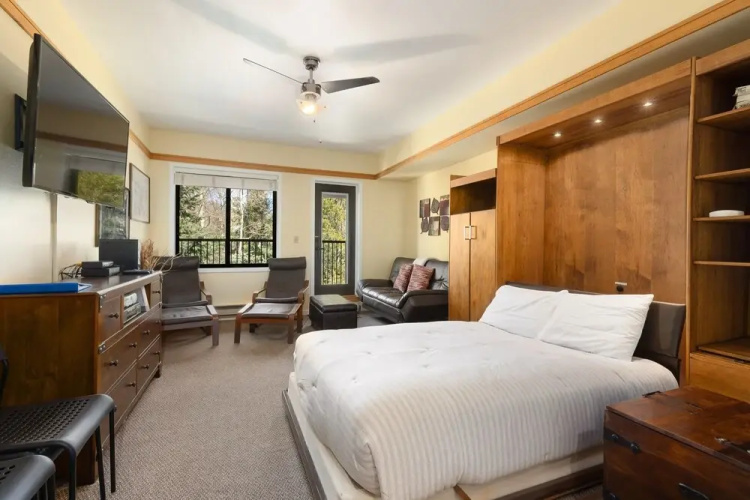 2767 Slopeside Condo by RedAwning