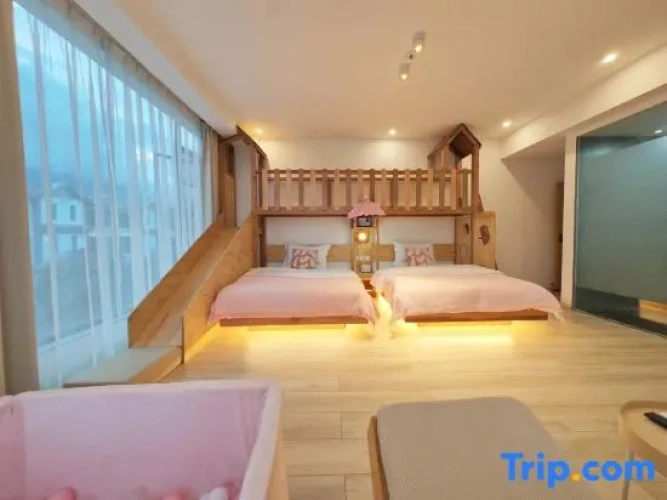 Standard Twin Family room
