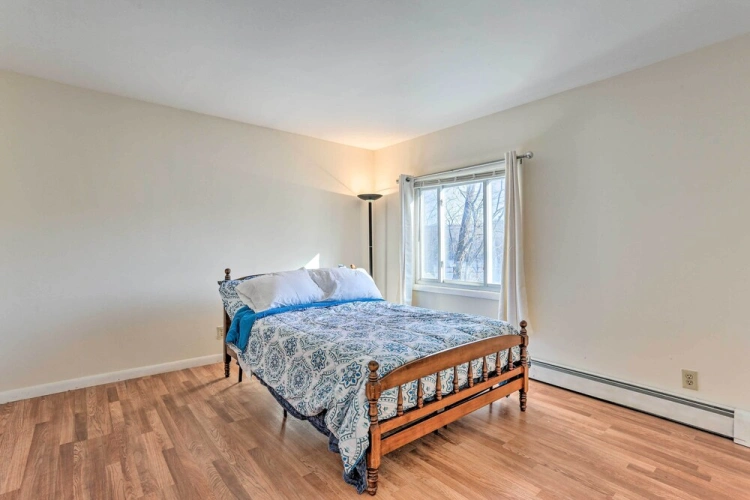 4 Bedrooms Cottage