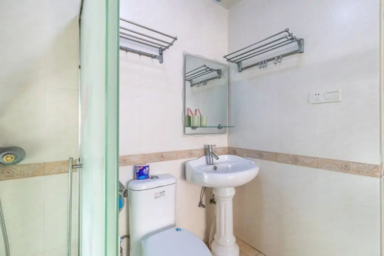 3 Bedrooms Apartment