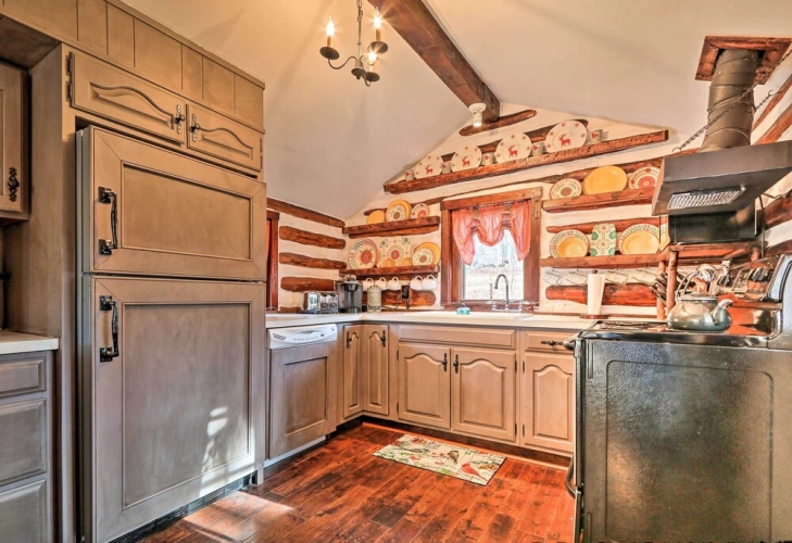 4 Bedrooms Cottage