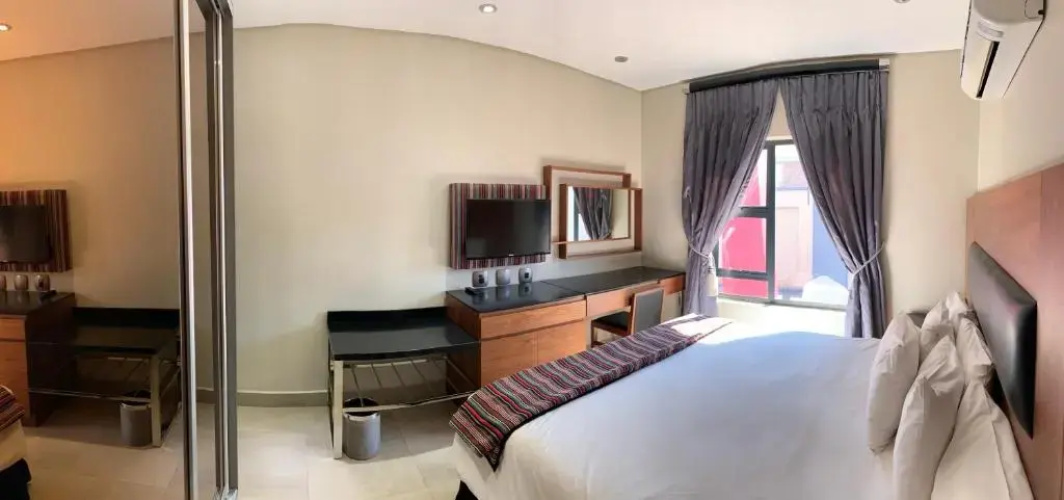 66 Dorp Street Apartment