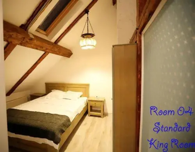 4 Rooms Piata Sfatului