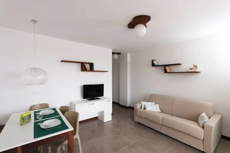 1 Bedroom Comfort Apartment with balcony and with partial ocean view