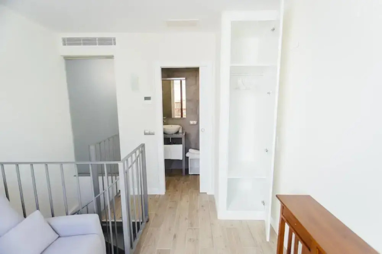 One&Lux Byron Suites