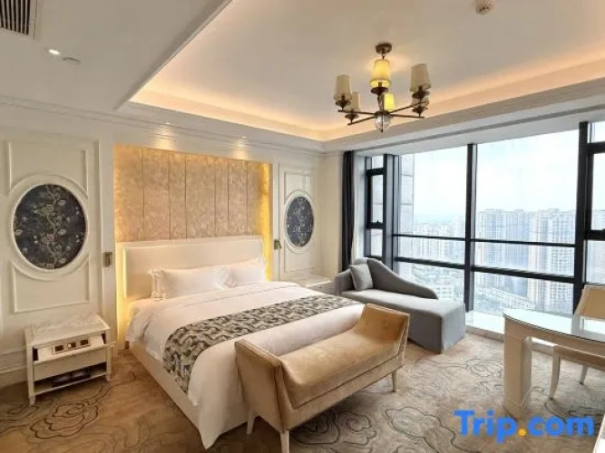 2 Bedrooms Grand Suite with city view