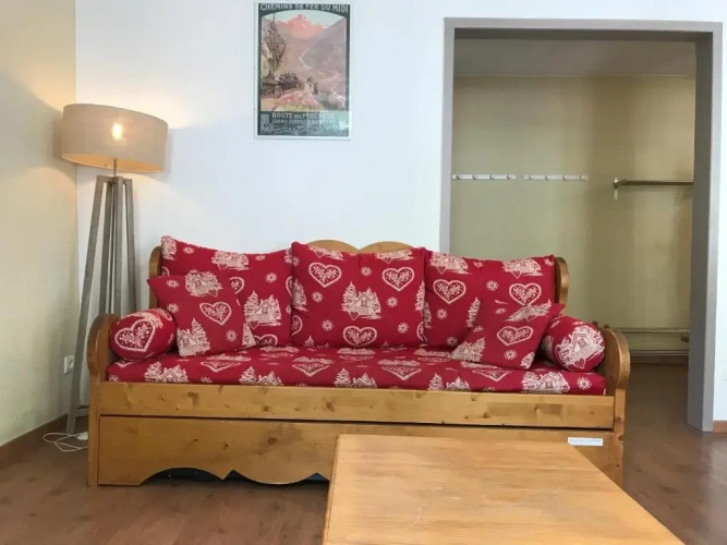 2 Bedrooms Apartment