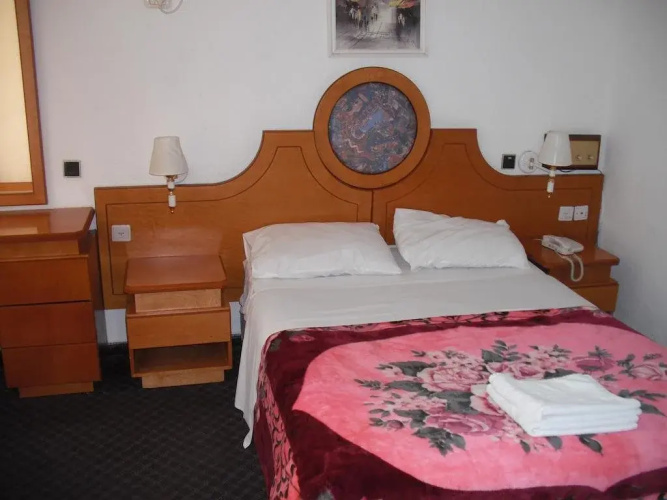 King Koresh Hotel