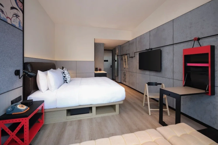 Standard Double room with city view