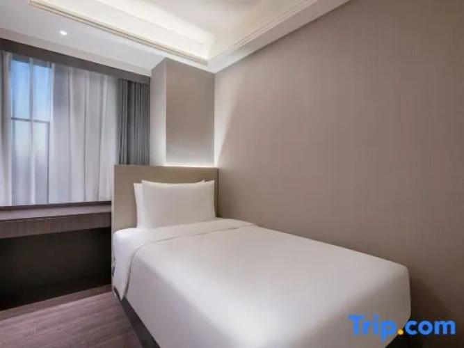 2 Bedrooms Deluxe Apartment