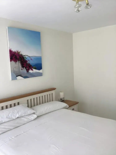 Marbella Retreat - 2 Beds - Sleeps 5 - Pool