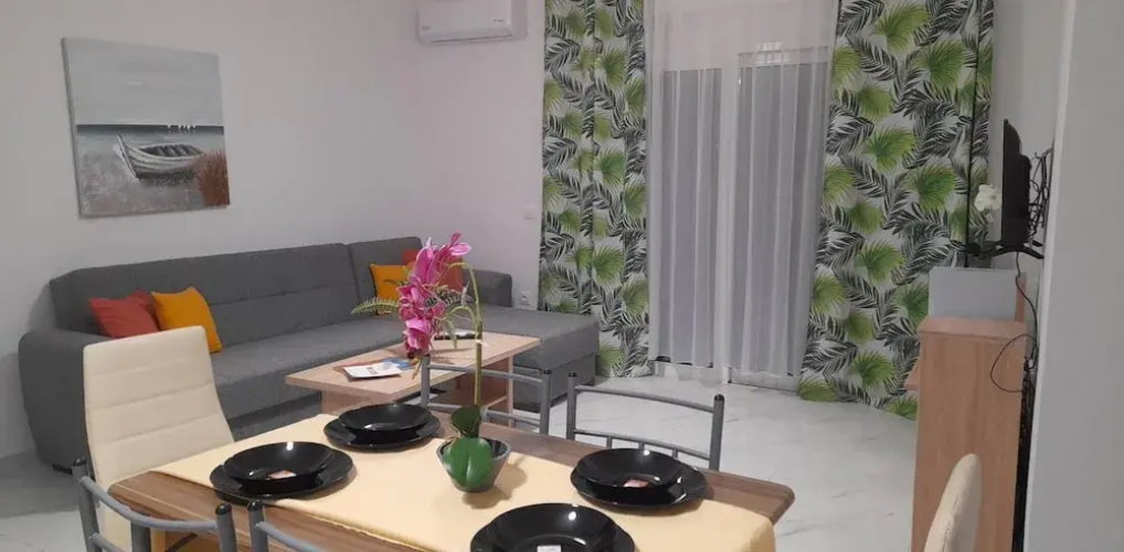 Gennadi Retreat - House 2
