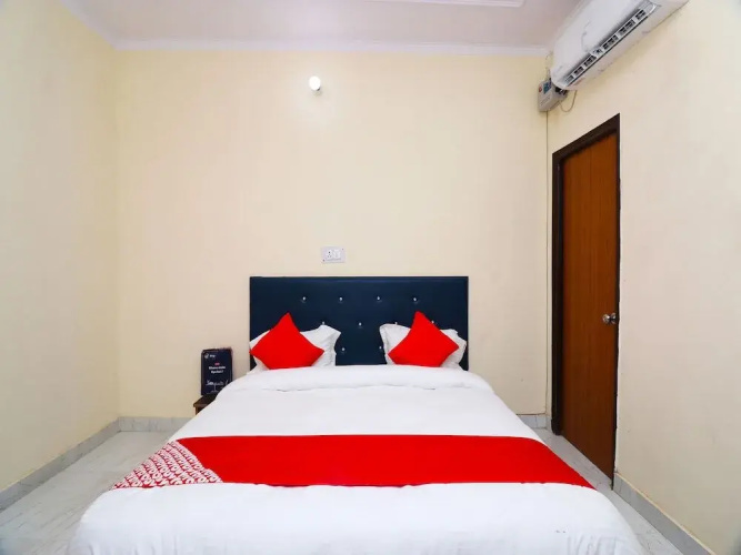 OYO 6601 Mannat Residency