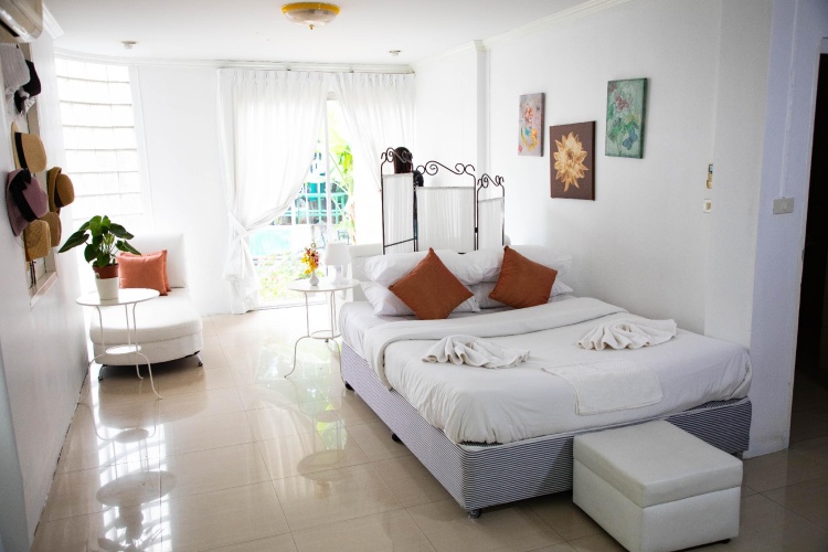 2 Bedrooms Standard Quadruple Family room