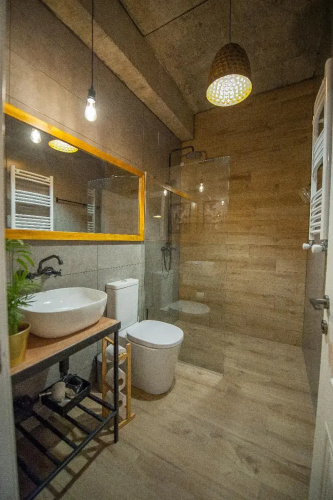 Easy Hotel