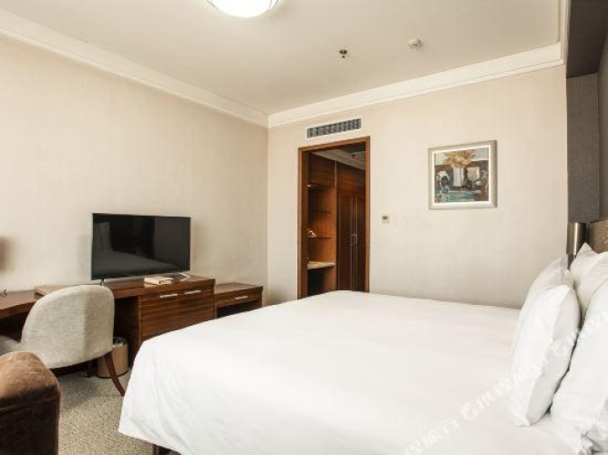 Business room with city view
