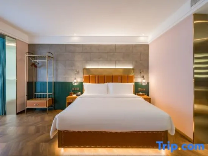 Deluxe Double Suite with balcony and with view