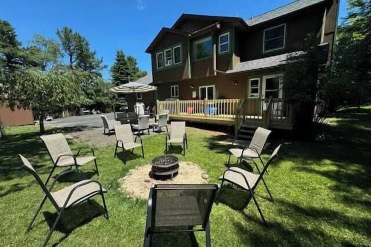 4 Bedrooms Cottage