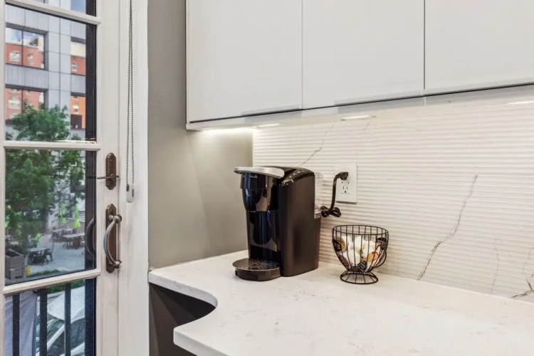 24 Stay Rittenhouse
